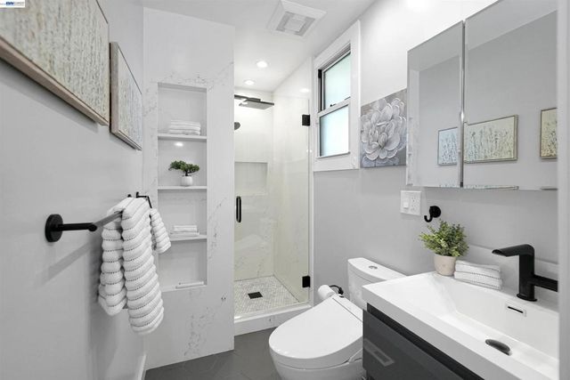 278 Saint Andrews St, Hayward, CA 94544