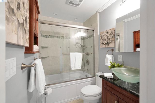 278 Saint Andrews St, Hayward, CA 94544