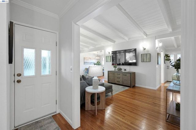 278 Saint Andrews St, Hayward, CA 94544