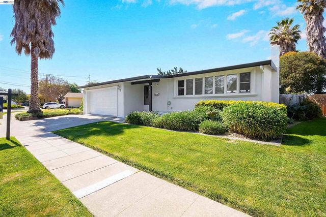 278 Saint Andrews St, Hayward, CA 94544