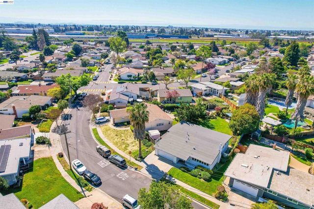 278 Saint Andrews St, Hayward, CA 94544