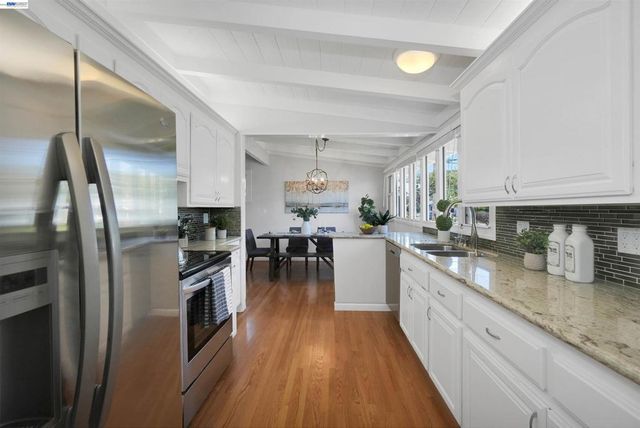 278 Saint Andrews St, Hayward, CA 94544