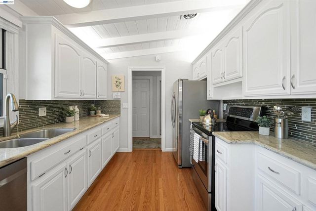 278 Saint Andrews St, Hayward, CA 94544