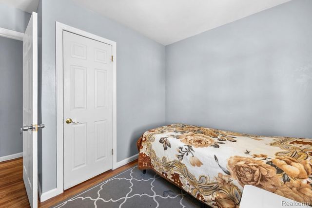 24411 Notre Dame Street, Dearborn, MI 48124