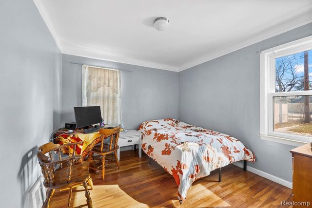 24411 Notre Dame Street, Dearborn, MI 48124