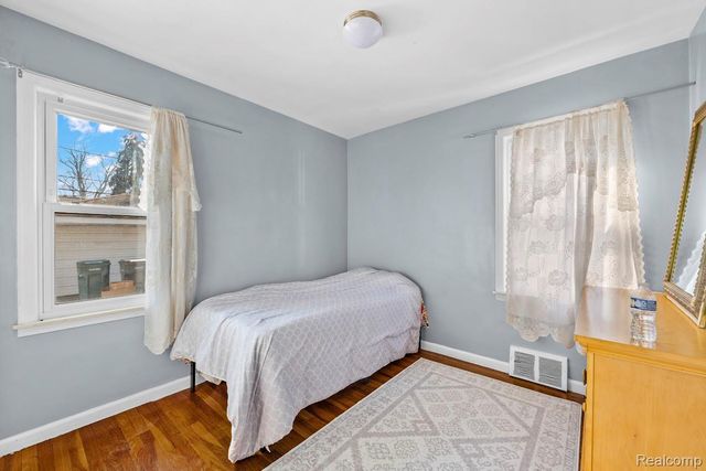 24411 Notre Dame Street, Dearborn, MI 48124