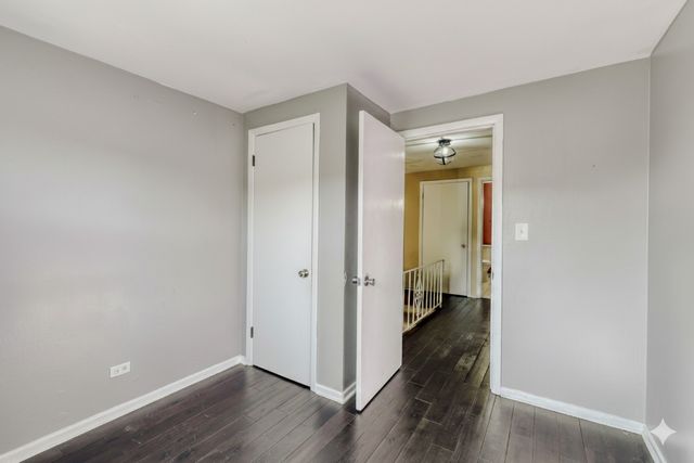 822 Colonial Drive B, Wheeling, IL 60090