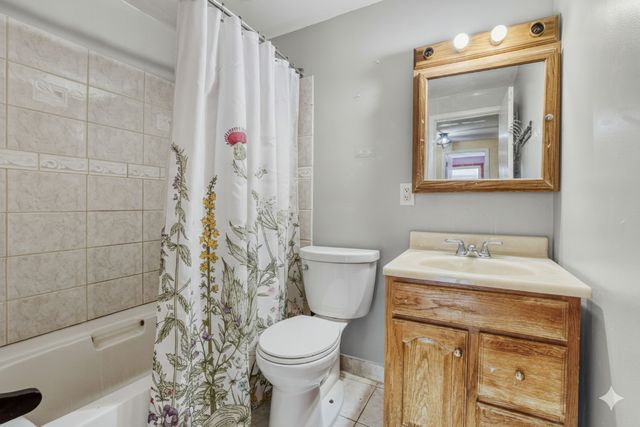 822 Colonial Drive B, Wheeling, IL 60090