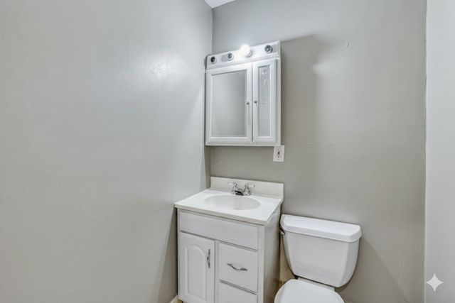 822 Colonial Drive B, Wheeling, IL 60090