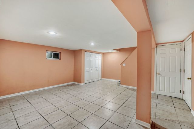 822 Colonial Drive B, Wheeling, IL 60090