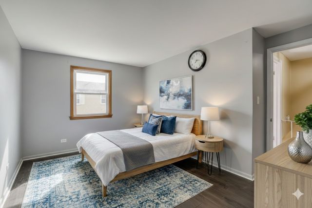 822 Colonial Drive B, Wheeling, IL 60090