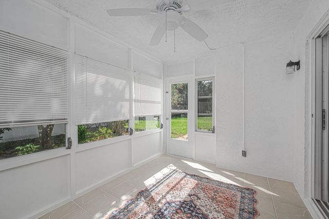 1221 S Lakes End Drive 1, Fort Pierce, FL 34982