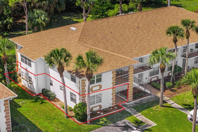 1221 S Lakes End Drive 1, Fort Pierce, FL 34982