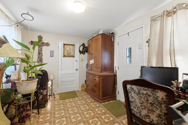 4317 Hessen Cassel Road, Fort Wayne, IN 46806