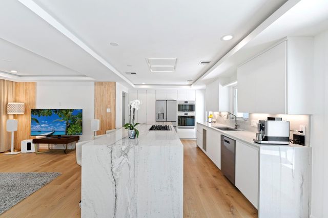 6306 Pineshade Lane, Houston, TX 77008