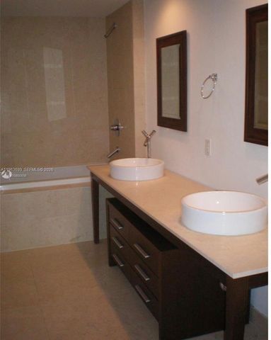 465 BRICKELL AVE 1106, Miami, FL 33131