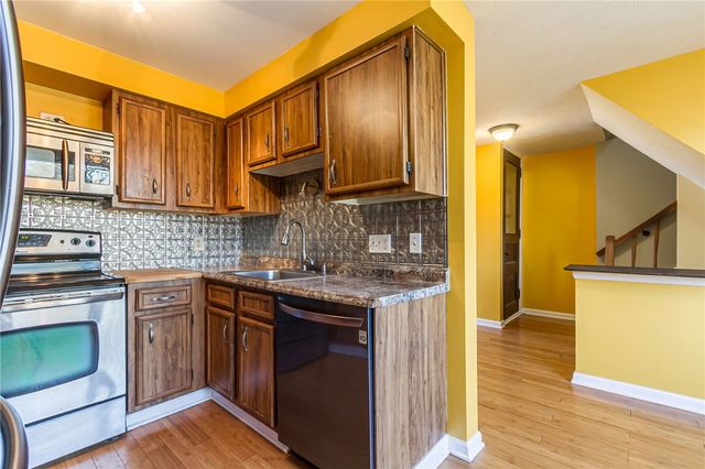 27 Garrison Drive, Perinton, NY 14450