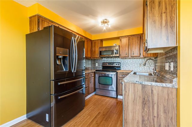 27 Garrison Drive, Perinton, NY 14450