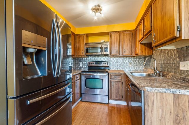 27 Garrison Drive, Perinton, NY 14450