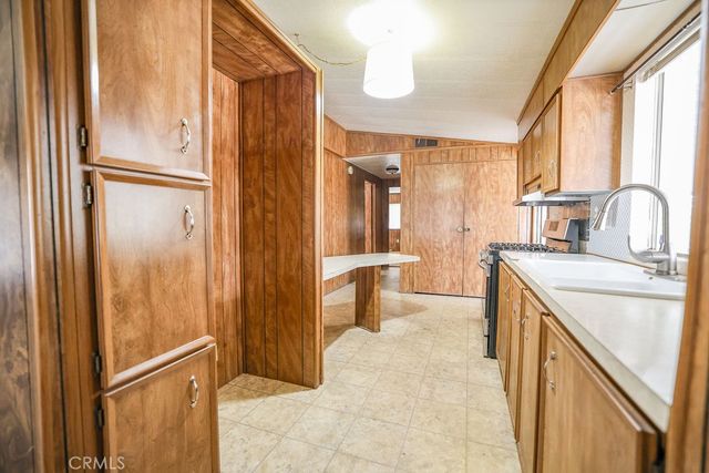 282 N La Paloma, San Jacinto, CA 92582