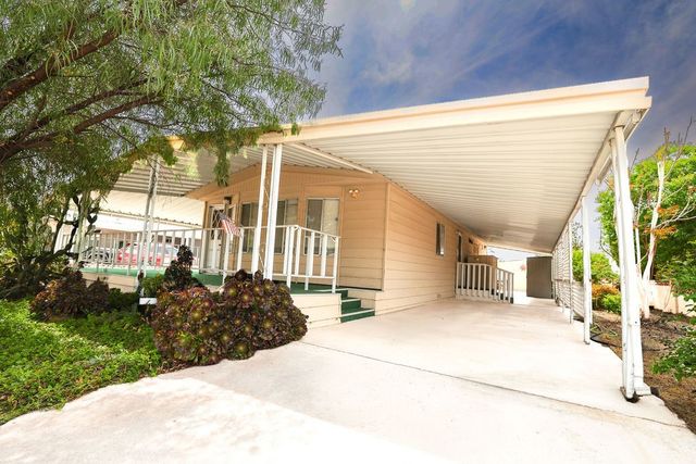 282 N La Paloma, San Jacinto, CA 92582