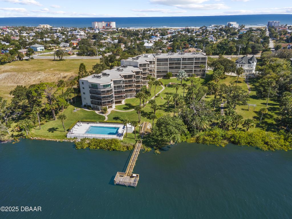 944 S Peninsula Dr Apt 110, Daytona Beach, FL 32118