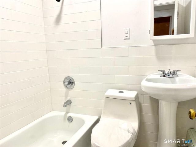 206 Franklin Avenue 206, Hartford, CT 06114