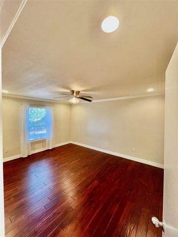 7575 Katy Freeway 85, Houston, TX 77024