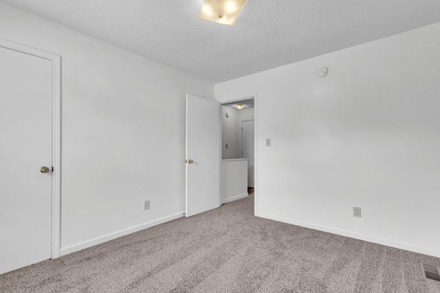 245 Stateline Rd, Oak Grove, KY 42262