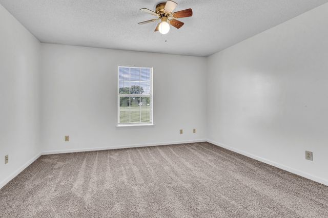 245 Stateline Rd, Oak Grove, KY 42262