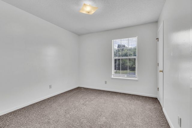 245 Stateline Rd, Oak Grove, KY 42262