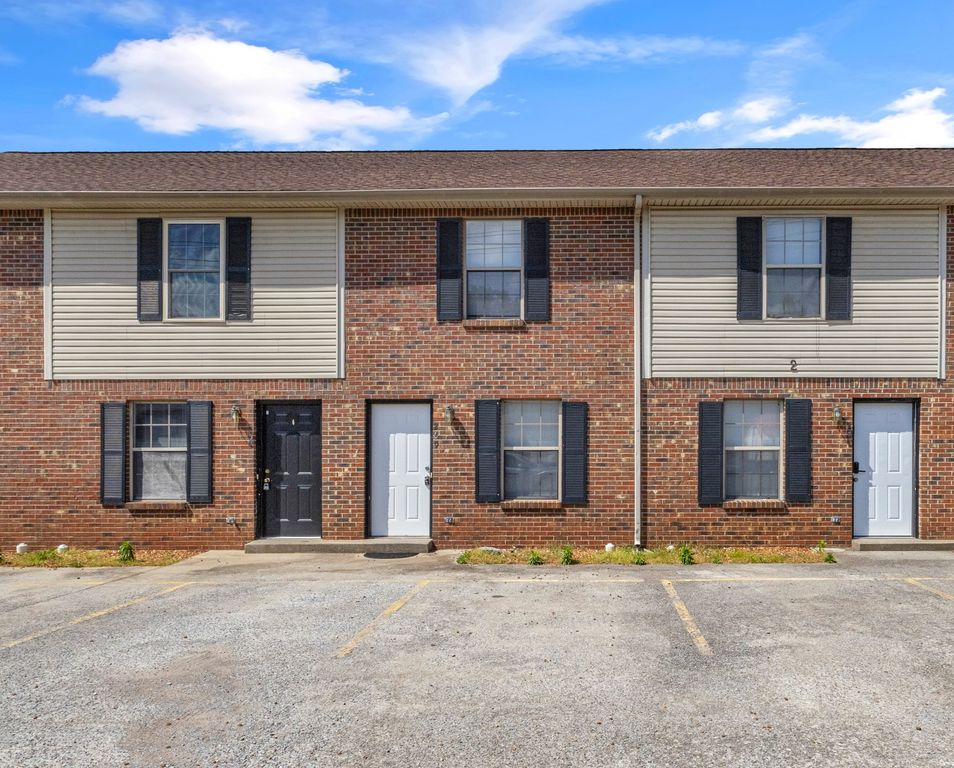 245 Stateline Rd, Oak Grove, KY 42262