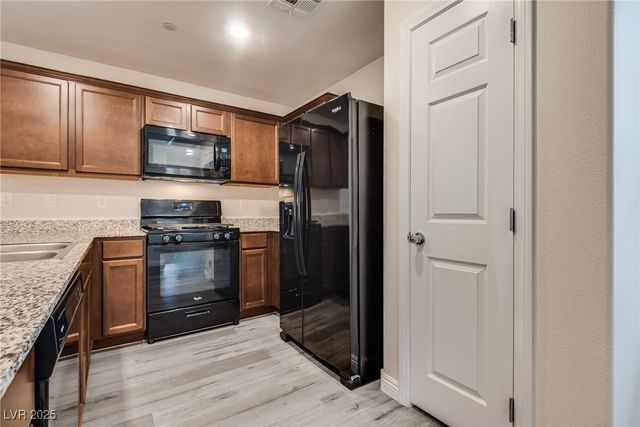 4534 Dover Straight Street, Las Vegas, NV 89115