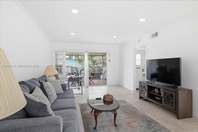 2614 SE 21st Ct 201-B, Homestead, FL 33035