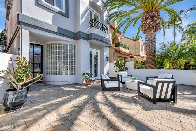620 22nd Street, Huntington Beach, CA 92648