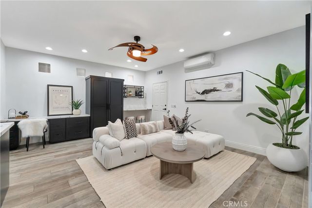 620 22nd Street, Huntington Beach, CA 92648