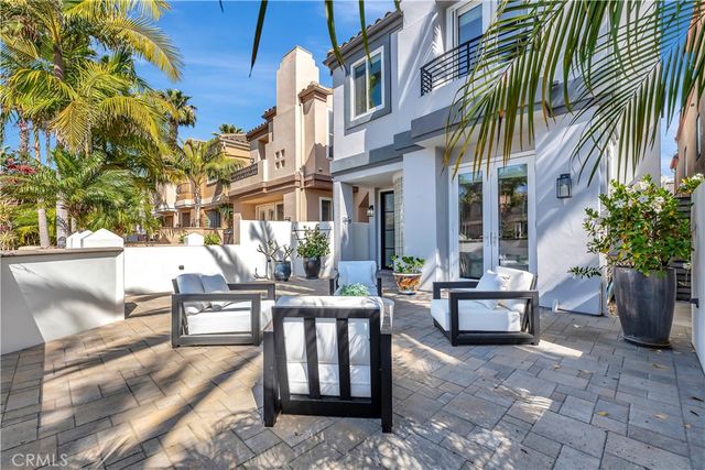 620 22nd Street, Huntington Beach, CA 92648
