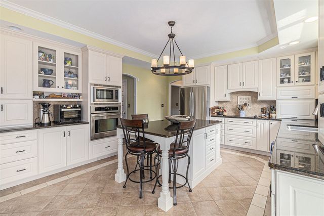 2865 Walters Way, Ann Arbor, MI 48103