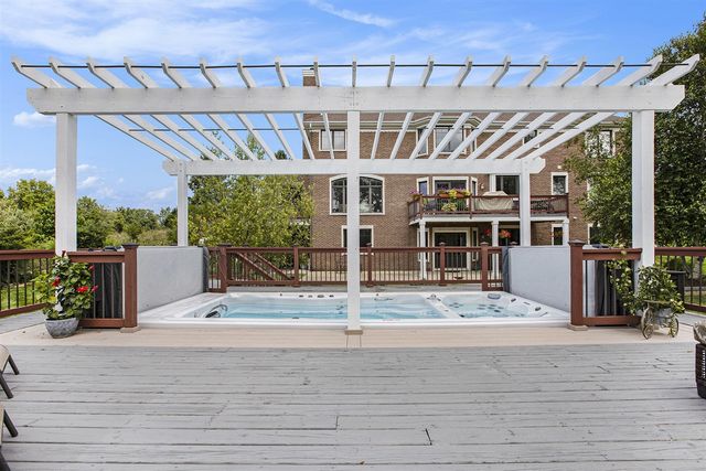 2865 Walters Way, Ann Arbor, MI 48103