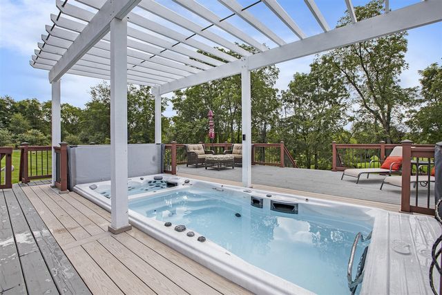 2865 Walters Way, Ann Arbor, MI 48103