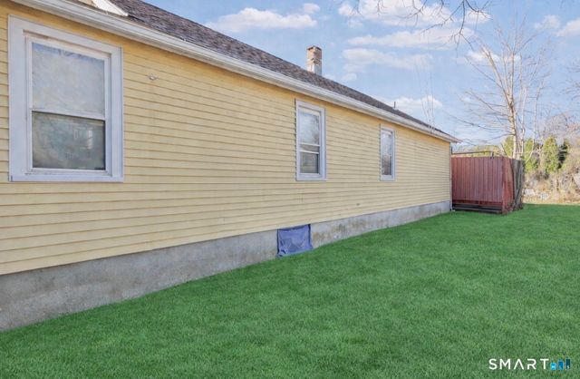 75 Fleet Street, Bridgeport, CT 06606