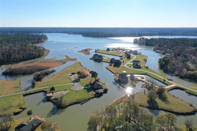 7 Wilderness Trail, Huntsville, TX 77340