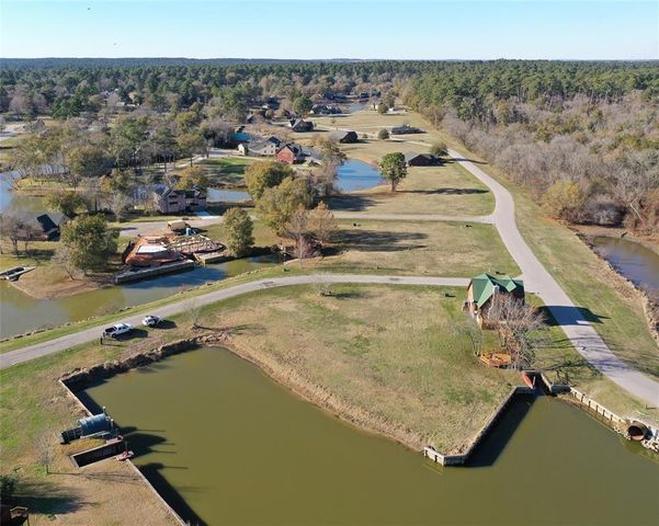 7 Wilderness Trail, Huntsville, TX 77340