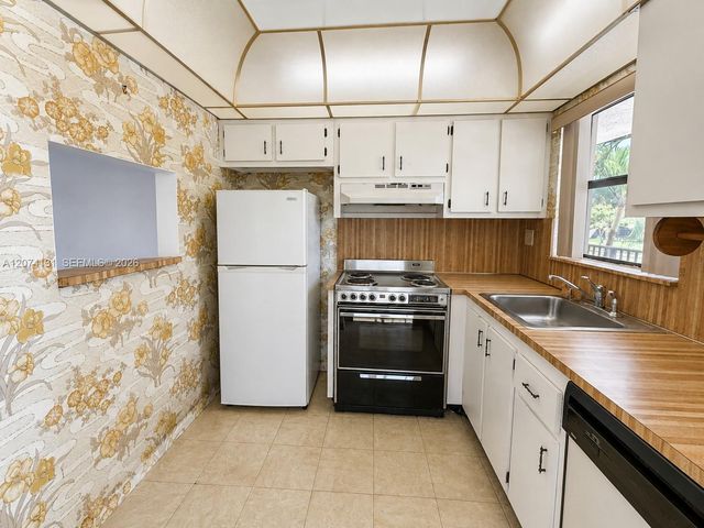 10444 NW 30th Court 204, Sunrise, FL 33322