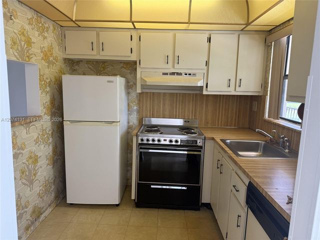 10444 NW 30th Court 204, Sunrise, FL 33322