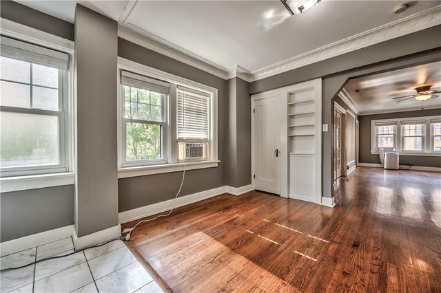807 W 48TH Street 304, Kansas City, MO 64112