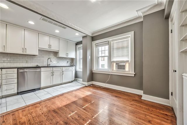 807 W 48TH Street 304, Kansas City, MO 64112