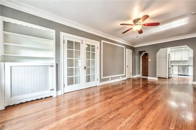 807 W 48TH Street 304, Kansas City, MO 64112