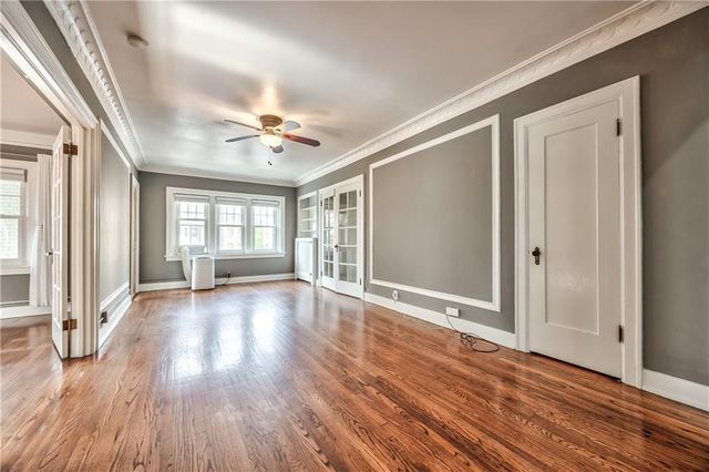 807 W 48TH Street 304, Kansas City, MO 64112