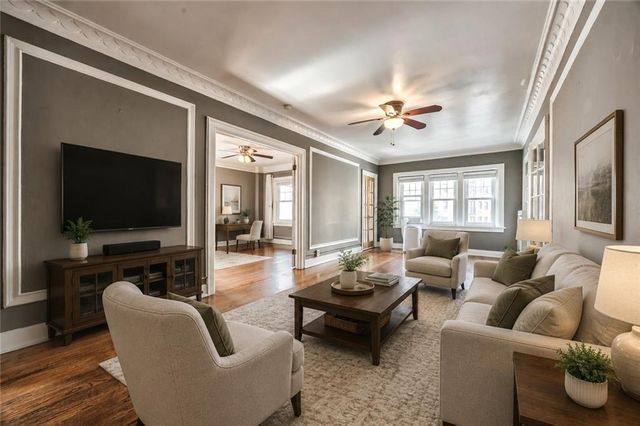 807 W 48TH Street 304, Kansas City, MO 64112
